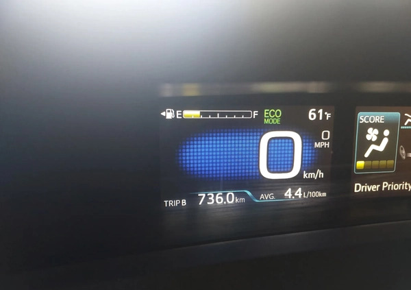 Toyota Prius cena 63000 przebieg: 90000, rok produkcji 2017 z Toruń małe 596
